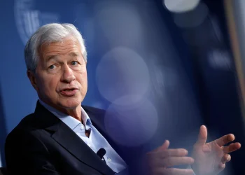 Jamie Dimon Urges US to Focus on Defense, Not Digital Assets